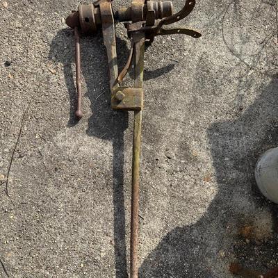 Antique Blacksmith Leg Vise / Post Vise