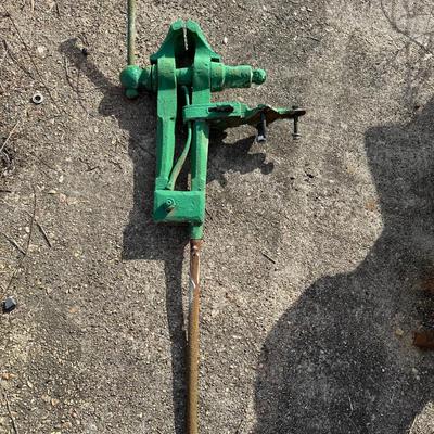 Vintage Blacksmith Post Vise / Leg Vise