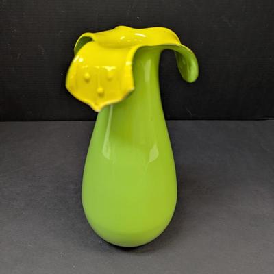 Hand Blown Art Glass Flower Vase