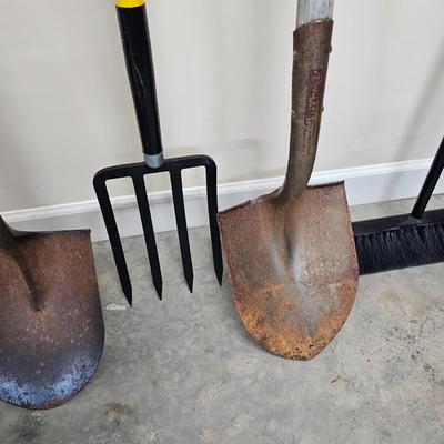 Assortment of Yard & Garden Tools (G2-JS)
