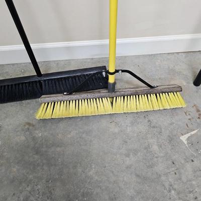 Assortment of Yard & Garden Tools (G2-JS)