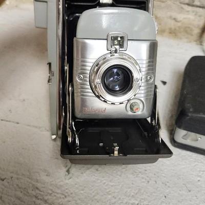 Sale Photo Thumbnail #82: Polaroid 80, J33, 103, 350 and 420 lot