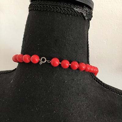 Sale Photo Thumbnail #92: Beautiful Vintage chili red lucite graduated bead necklace 
Please see attached photos