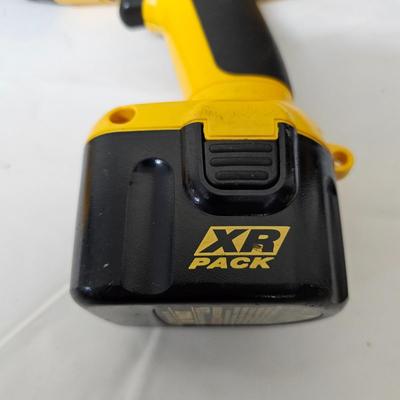 DeWalt Cordless Drill/Flashlight Sets (G2-JS)