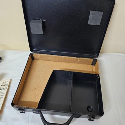 DeWalt Cordless Drill/Flashlight Sets (G2-JS)