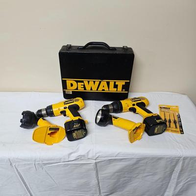 DeWalt Cordless Drill/Flashlight Sets (G2-JS)