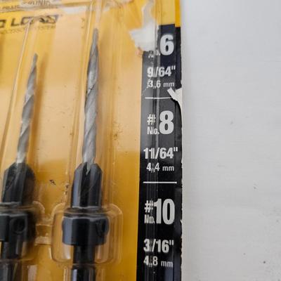 DeWalt Cordless Drill/Flashlight Sets (G2-JS)