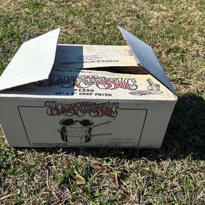 Bayou Classic #1250 12” x 5” Deep Fryer Pot – Outdoor Cooking – In Box