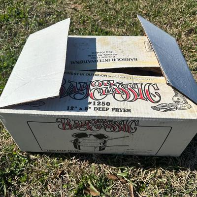 Bayou Classic #1250 12” x 5” Deep Fryer Pot – Outdoor Cooking – In Box