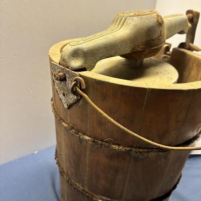 White Mountain Crank Ice Cream Maker