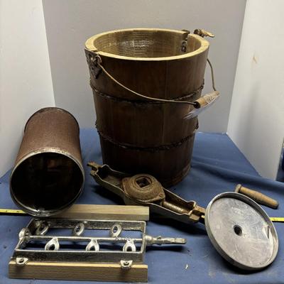 White Mountain Crank Ice Cream Maker