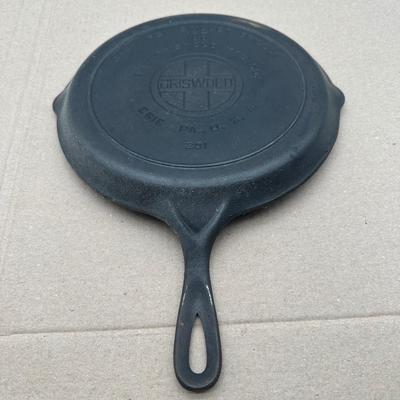 Vintage Griswold No. 108 Cast Iron Griddle – Erie PA – Large Logo