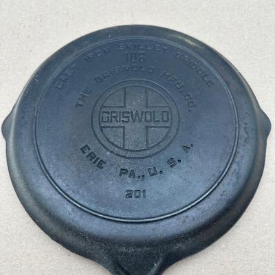 Vintage Griswold No. 108 Cast Iron Griddle – Erie PA – Large Logo