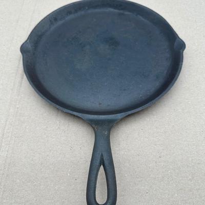 Vintage Griswold No. 108 Cast Iron Griddle – Erie PA – Large Logo