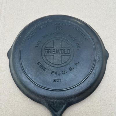 Vintage Griswold No. 108 Cast Iron Griddle – Erie PA – Large Logo