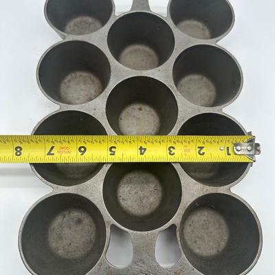 Vintage Griswold Cast Iron Muffin / Gem Pan #948 No. 10 – Erie, PA USA