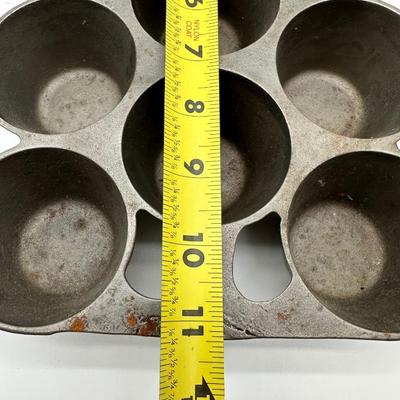 Vintage Griswold Cast Iron Muffin / Gem Pan #948 No. 10 – Erie, PA USA