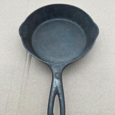 Vintage Wagner Ware Cast Iron Skillet