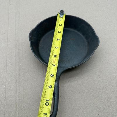 Vintage Wagner Ware Cast Iron Skillet