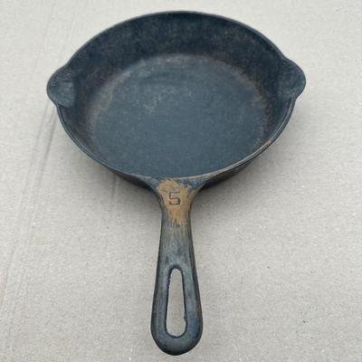 Vintage Griswold No. 5 Cast Iron Skillet – Large Block Logo