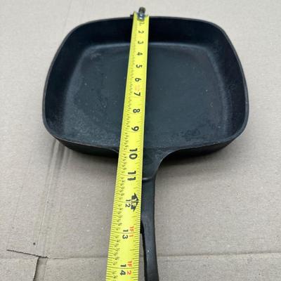 Vintage Wagner Ware Square Cast Iron Skillet No. 8