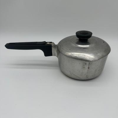 Vintage Magnalite 1½-Quart Aluminum Saucepan w/ Lid – USA Made
