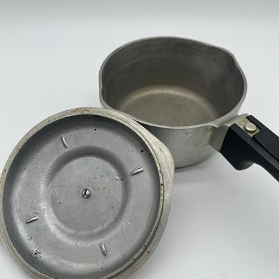 Vintage Magnalite 1½-Quart Aluminum Saucepan w/ Lid – USA Made