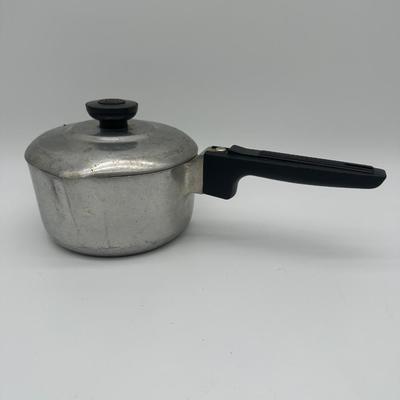 Vintage Magnalite 1½-Quart Aluminum Saucepan w/ Lid – USA Made