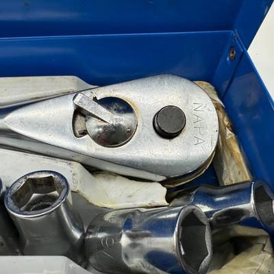 NAPA 1/2″ Drive Socket Set w/ Ratchet, Extensions & Metal Case