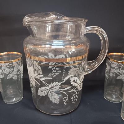 BARTLETT COLLINS 12 GLASS TUMBLERS, PITCHER AND CRREAM/SUGAR SET WITH ETCHED GRAPEVINE PATTERN AND GOLD TRIM