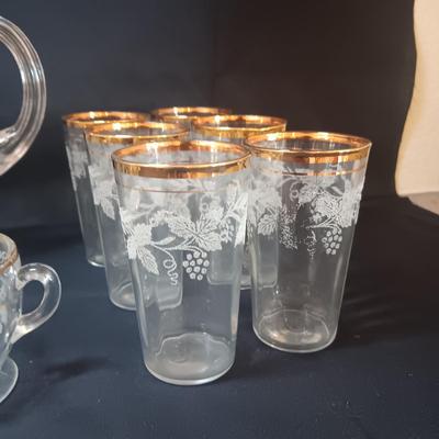 BARTLETT COLLINS 12 GLASS TUMBLERS, PITCHER AND CRREAM/SUGAR SET WITH ETCHED GRAPEVINE PATTERN AND GOLD TRIM