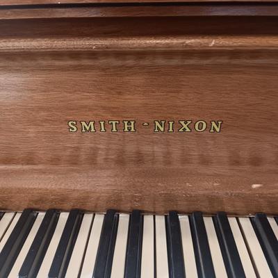 BEAUTIFUL SMITH & NIXON ANTIQUE GRAND PIANO IN EXCELLENT CONDITION (READ DESCRIPTION)