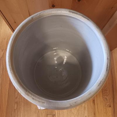 #12 BUCKEYE POTTERY CO. BLUE RIBBON BRAND CROCK IN VERY GOOD CONDITION