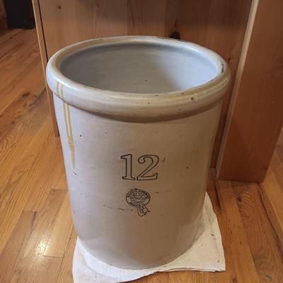 #12 BUCKEYE POTTERY CO. BLUE RIBBON BRAND CROCK IN VERY GOOD CONDITION