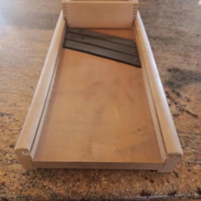 VINTAGE CABBAGE CUTTER