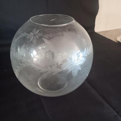 HYDRANGEA FLOWER BOWL AND ETCHED ROSE BOWL