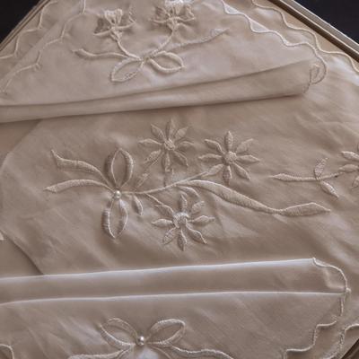 HOLLYWOOD REGENCY-STYLE FIVE ARM CONVERTIBLE CANDELABRA IN SILVER AND COPPER FINISH