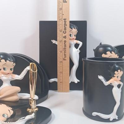 Sale Photo Thumbnail #364