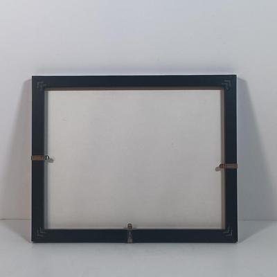 LOT 23: MCM Freeman McFarlin Siamese Cat Statue with Bandwagon Inc Cat Coasters & More