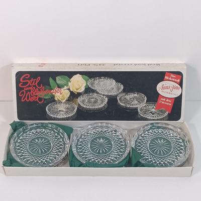 LOT 23: MCM Freeman McFarlin Siamese Cat Statue with Bandwagon Inc Cat Coasters & More