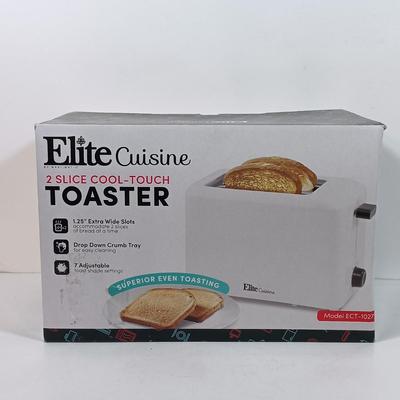 LOT 25: Longaberger Pottery Woven Traditions Bundt Pan, Kirk & Matz Sheffield Carving Knife and Fork, Pampered Chef Easy Accent...