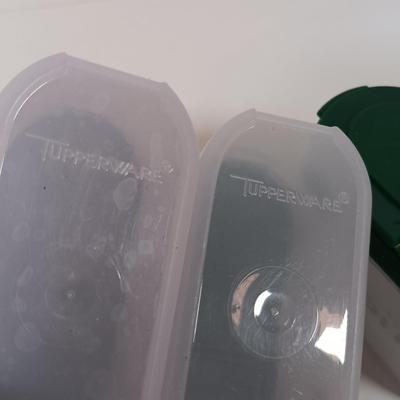 LOT 25: Longaberger Pottery Woven Traditions Bundt Pan, Kirk & Matz Sheffield Carving Knife and Fork, Pampered Chef Easy Accent...