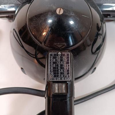 LOT 29: Vintage German Metz Mecablitz 500 Camera Flash