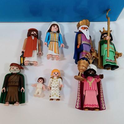 LOT 31: Vintage Playmobil Nativity and Wise Kings with NIS Carolyn Ewing Books & Bob the Builder Christmas Book
