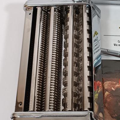 LOT 36: Marcato Atlas 150 Pasta Maker & HausenWare Olive Oil Dipping Set