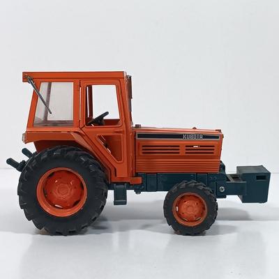 LOT 40: Yonezawa Kubota MType Toy Tractor