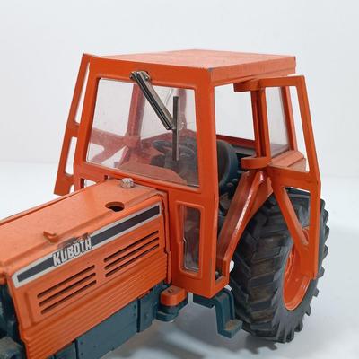 LOT 40: Yonezawa Kubota MType Toy Tractor