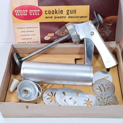 LOT 44: Sears 1978 Merry Mushroom Jars, Ateco Icing Set, Wear Ever Cookie Gun & Moulinex Julienne