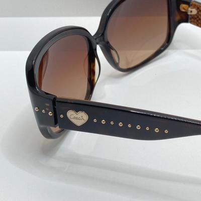 LOT 55: Coach Sunglasses (HC 8027 (L902 Scarlett) 5006/13 (Tortoise) with Case