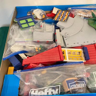 LOT 57: Vintage Suburban House Playmobil 3965 (Modern Red Roof Home) in Original Box